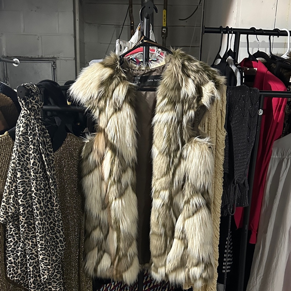 Zara Faux Fur Vest in Cream and Brown